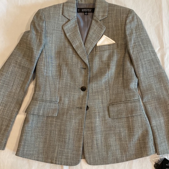 Kasper Womens Gray Suit Jacket Size 2P - Picture 4 of 6
